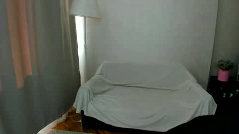 Snapshot of earthadobb chatting on 18, 6, 2026 Emma online show from 18, 6, 2026