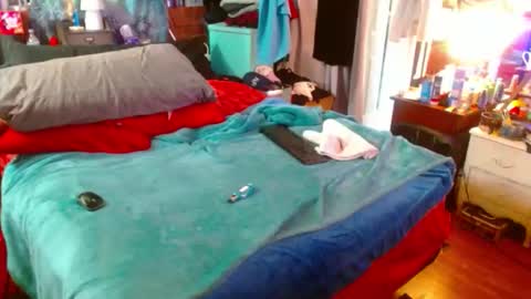 eastbayboy57 online show from 14, 4, 2026