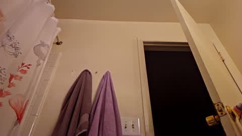 Snapshot of easybreeze69 chatting on 21, 2, 2025 easybreezy69 online show from 21, 2, 2025