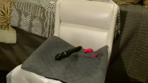 Six online show from 30, 12, 2024