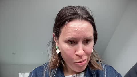 Nadia Ferreira  online show from 3, 11, 2025