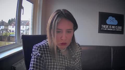 Nadia Ferreira  online show from 18, 2, 2026