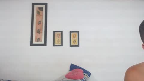 Laraand Drake online show from 25, 2, 2025