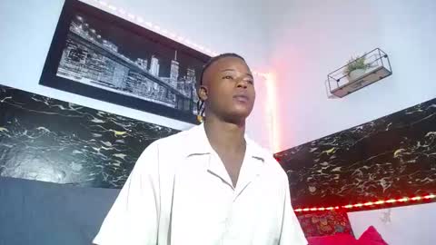 Chris Palaz  online show from 17, 10, 2025