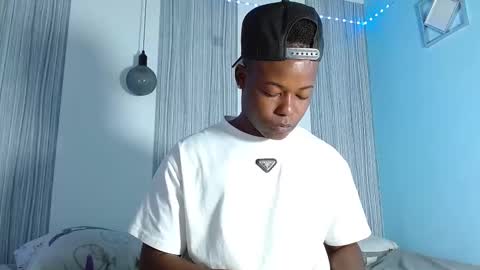 Chris Palaz  online show from 28, 11, 2025