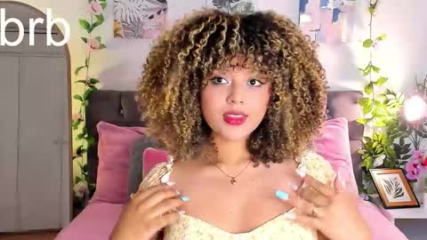 Snapshot of ebony_curly2 chatting on 10, 10, 2025 isa online show from 10, 10, 2025
