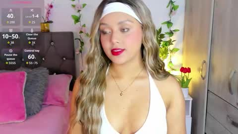 Snapshot of ebony_curly2 chatting on 18, 10, 2025 isa online show from 18, 10, 2025