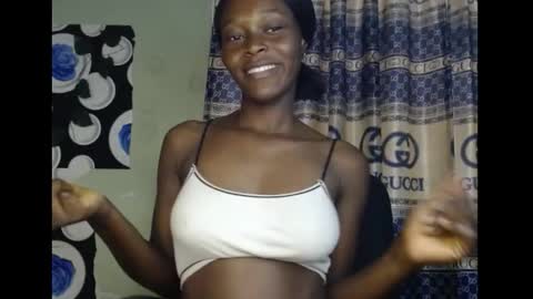 Snapshot of ebony_dark_melaninqueen chatting on 12, 9, 2025 vicky online show from 12, 9, 2025