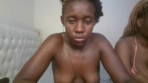 Snapshot of ebony_doll11 chatting on 15, 11, 2025 melons online show from 15, 11, 2025