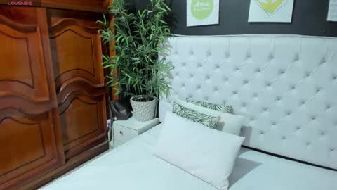 ebony_katterin online show from 18, 10, 2025