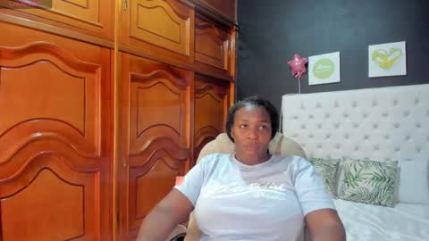 Snapshot of ebony_katterin chatting on 4, 5, 2026 ebony_katterin online show from 4, 5, 2026