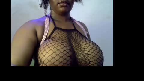 Snapshot of ebony_plumx12 chatting on 26, 4, 2026 Prisy online show from 26, 4, 2026