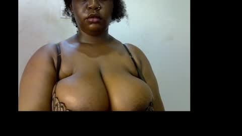 Snapshot of ebony_plumx12 chatting on 27, 4, 2026 Prisy online show from 27, 4, 2026