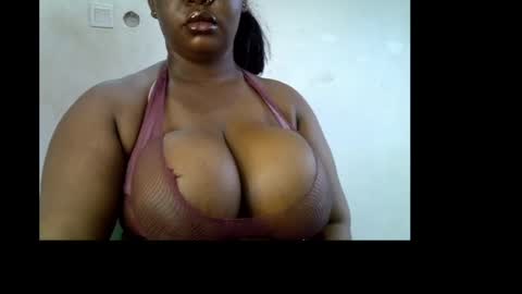 Snapshot of ebony_plumx12 chatting on 8, 5, 2026 Prisy online show from 8, 5, 2026