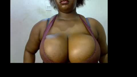 Snapshot of ebony_plumx12 chatting on 20, 5, 2026 Prisy online show from 20, 5, 2026