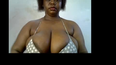 Snapshot of ebony_plumx12 chatting on 23, 5, 2026 Prisy online show from 23, 5, 2026