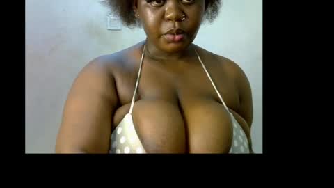 Snapshot of ebony_plumx12 chatting on 23, 5, 2026 Prisy online show from 23, 5, 2026