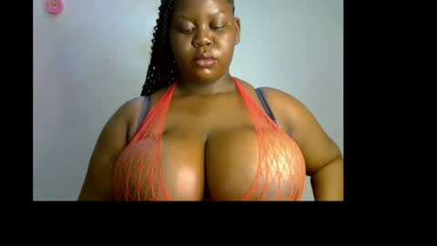 Snapshot of ebony_plumx12 chatting on 25, 5, 2026 Prisy online show from 25, 5, 2026