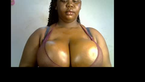 Snapshot of ebony_plumx12 chatting on 30, 5, 2026 Prisy online show from 30, 5, 2026