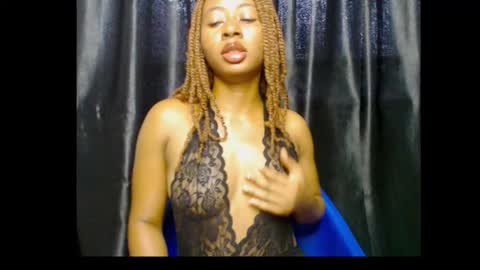 Snapshot of ebony_queenx chatting on 19, 11, 2025 Queen online show from 19, 11, 2025