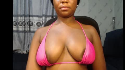 Snapshot of ebony_sexy_queen chatting on 7, 1, 2025 Racheal online show from 7, 1, 2025
