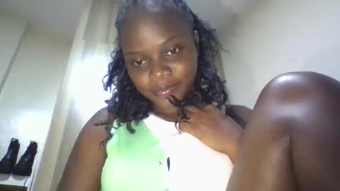 Snapshot of ebony_tasha chatting on 22, 5, 2026 tasha online show from 22, 5, 2026
