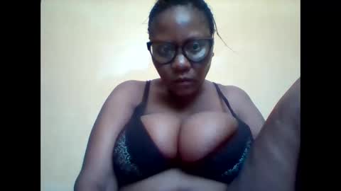 Snapshot of ebonybussy chatting on 15, 9, 2025 MAMITO online show from 15, 9, 2025