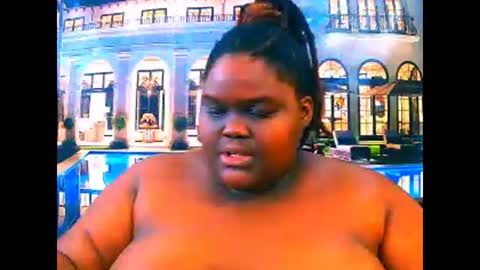 Snapshot of ebonyhotbuns4u2luv chatting on 1, 5, 2026 ebonyhotbuns4u2luv online show from 1, 5, 2026