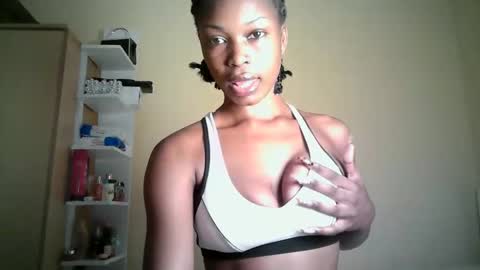 Snapshot of ebonytanqueen chatting on 28, 4, 2026 ebonytanqueen online show from 28, 4, 2026