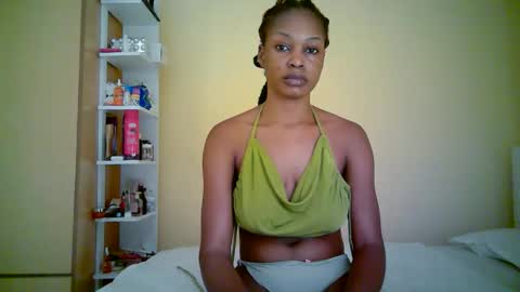 Snapshot of ebonytanqueen chatting on 17, 5, 2026 ebonytanqueen online show from 17, 5, 2026