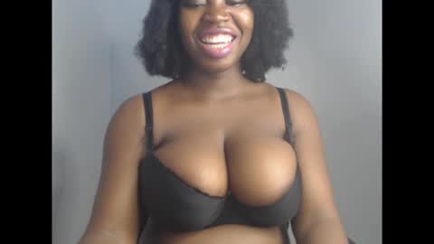 Snapshot of ebonyx_dripqueen chatting on 28, 11, 2025 Loveth online show from 28, 11, 2025