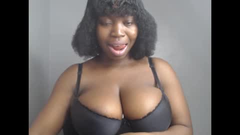 Snapshot of ebonyx_dripqueen chatting on 14, 12, 2025 Loveth online show from 14, 12, 2025