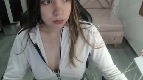 Snapshot of eco_deluna_v chatting on 27, 2, 2026 Hi Stream 800am to 200pm online show from 27, 2, 2026