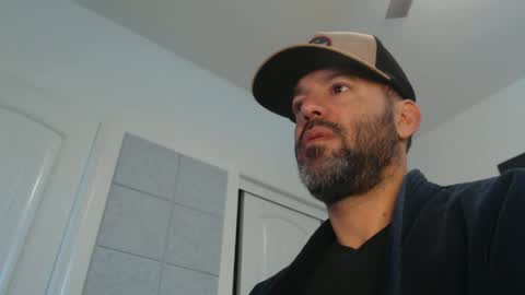 Snapshot of edge_masters chatting on 2, 1, 2025 EdgeM online show from 2, 1, 2025