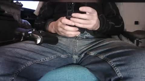 Snapshot of edged_biker chatting on 3, 12, 2025 edged biker online show from 3, 12, 2025