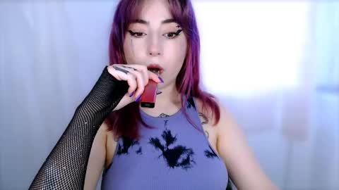 Snapshot of ediefris chatting on 31, 5, 2026 fickle demon made of clumps of matter online show from 31, 5, 2026