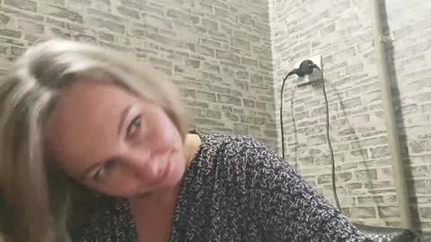 Snapshot of edithmanning chatting on 17, 12, 2024 edithmanning online show from 17, 12, 2024