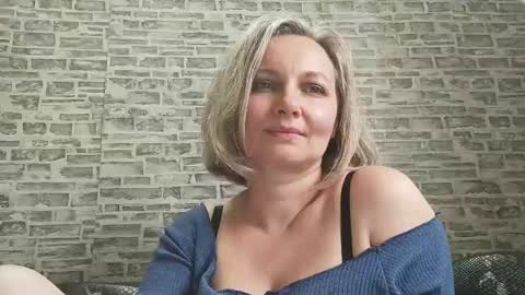 Snapshot of edithmanning chatting on 10, 3, 2025 edithmanning online show from 10, 3, 2025