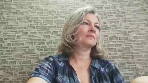 Snapshot of edithmanning chatting on 15, 9, 2025 edithmanning online show from 15, 9, 2025