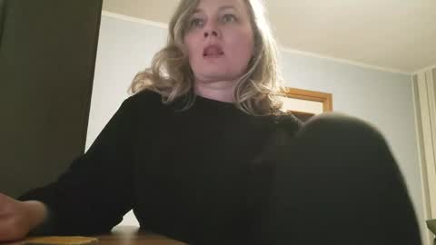 Snapshot of edithmanning chatting on 26, 4, 2026 edithmanning online show from 26, 4, 2026