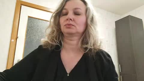 Snapshot of edithmanning chatting on 11, 5, 2026 edithmanning online show from 11, 5, 2026