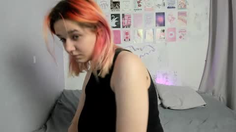 Snapshot of edna_dana chatting on 5, 1, 2025 Edna online show from 5, 1, 2025