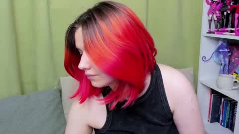 Snapshot of edna_dana chatting on 21, 10, 2025 Edna online show from 21, 10, 2025
