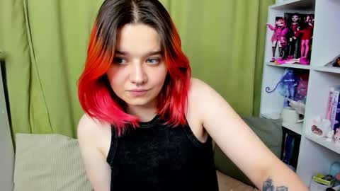 Snapshot of edna_dana chatting on 3, 11, 2025 Edna online show from 3, 11, 2025