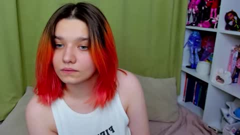 Snapshot of edna_dana chatting on 19, 11, 2025 Edna online show from 19, 11, 2025