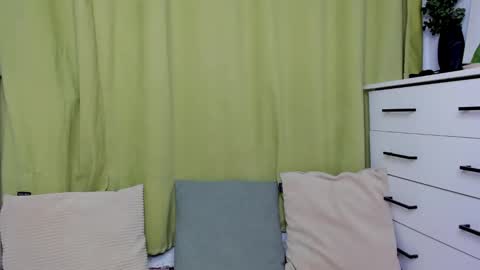 Snapshot of edna_dana chatting on 4, 12, 2025 Edna online show from 4, 12, 2025