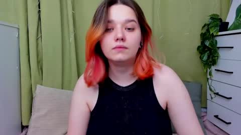 Snapshot of edna_dana chatting on 17, 12, 2025 Edna online show from 17, 12, 2025
