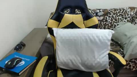 Snapshot of eduardobrain7 chatting on 19, 10, 2025 eduardobrain7 online show from 19, 10, 2025