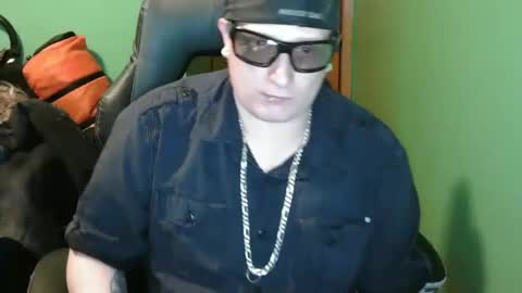 edwardaims_2please online show from 9, 4, 2026