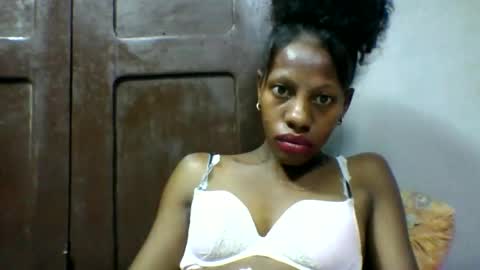 Snapshot of edwige770943 chatting on 12, 5, 2026 edwige770943 online show from 12, 5, 2026